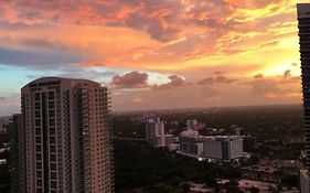 Lyx Suites At One Broadway In Brickell